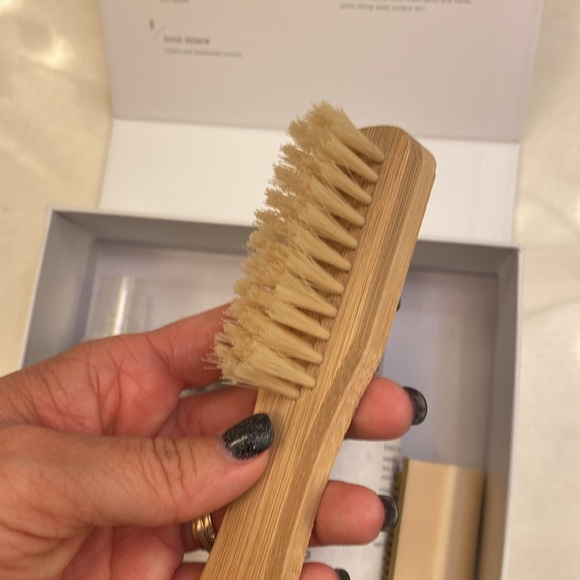 UGG Bailey Bow Size 6 - Picture 16 of 17